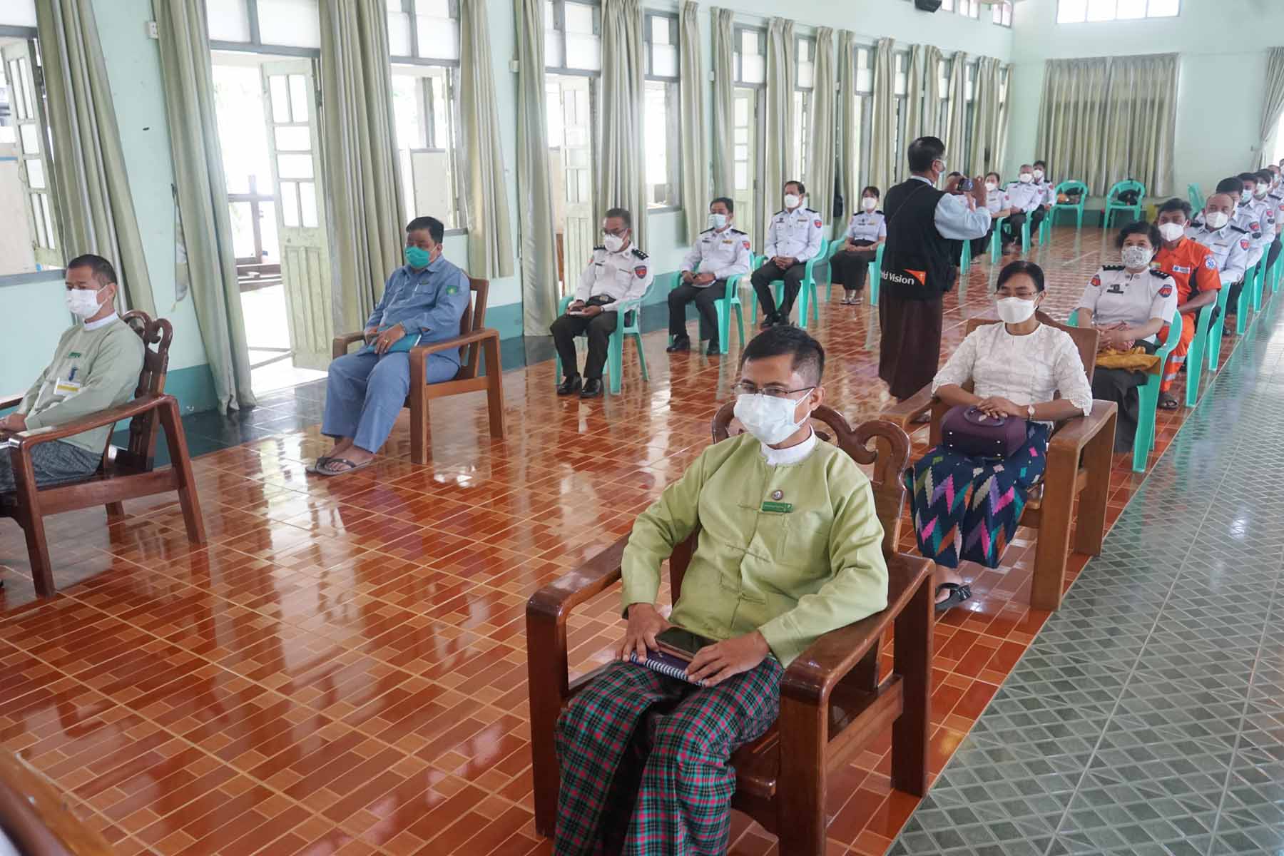အိမ်ထောင်စုလူဦးရေစာရင်းနှင့်နိုင်ငံသားစိစစ်ရေးကတ်ပြားပေးအပ်ပွဲအခမ်းအနားသို့ တနင်္သာရီတိုင်းဒေသကြီးအစိုးရအဖွဲ့ဝန်ကြီးချုပ်ဦးမြတ်ကို တက်ရောက်