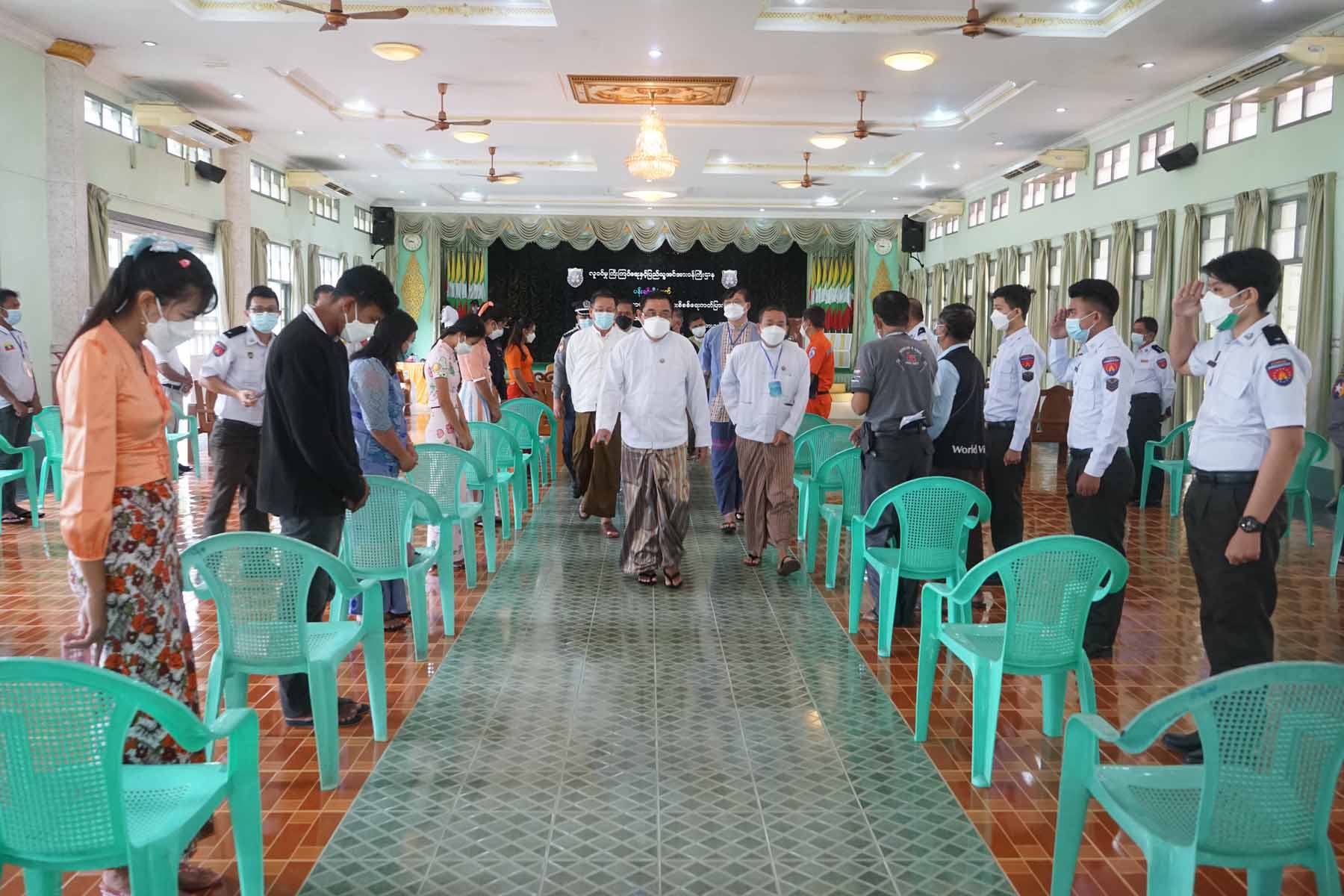 အိမ်ထောင်စုလူဦးရေစာရင်းနှင့်နိုင်ငံသားစိစစ်ရေးကတ်ပြားပေးအပ်ပွဲအခမ်းအနားသို့ တနင်္သာရီတိုင်းဒေသကြီးအစိုးရအဖွဲ့ဝန်ကြီးချုပ်ဦးမြတ်ကို တက်ရောက်