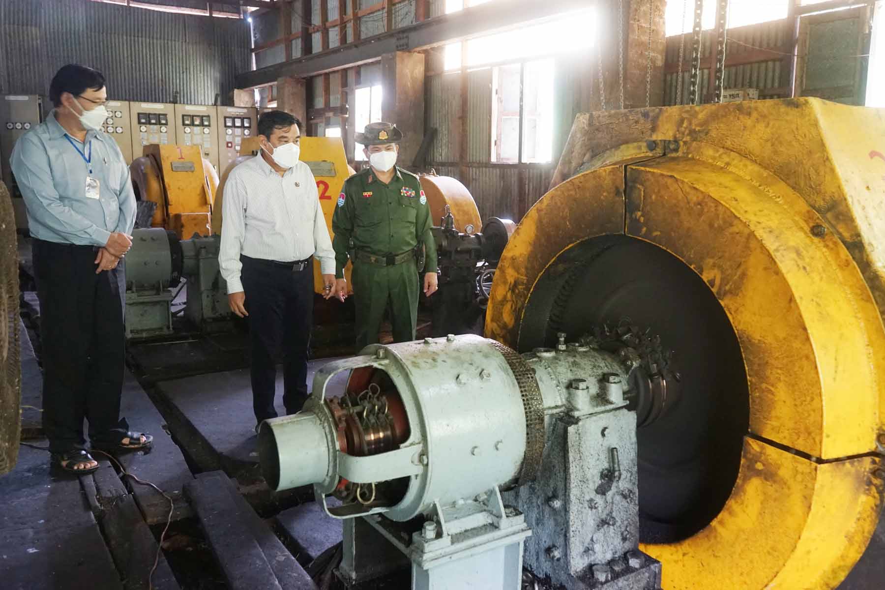 တနင်္သာရီတိုင်းဒေသကြီးအစိုးရအဖွဲ့ဝန်ကြီးချုပ်ဦးမြတ်ကို ထားဝယ်ခရိုင်(၄)မြို့နယ်အတွင်း လျှပ်စစ်ဓာတ်အားလုံလောက်စွာသုံးဆွဲနိုင်ရေးဖောင်းတောရေအားလျှပ်စစ်စက်ရုံသို့ကွင်းဆင်းကြည့်ရှု