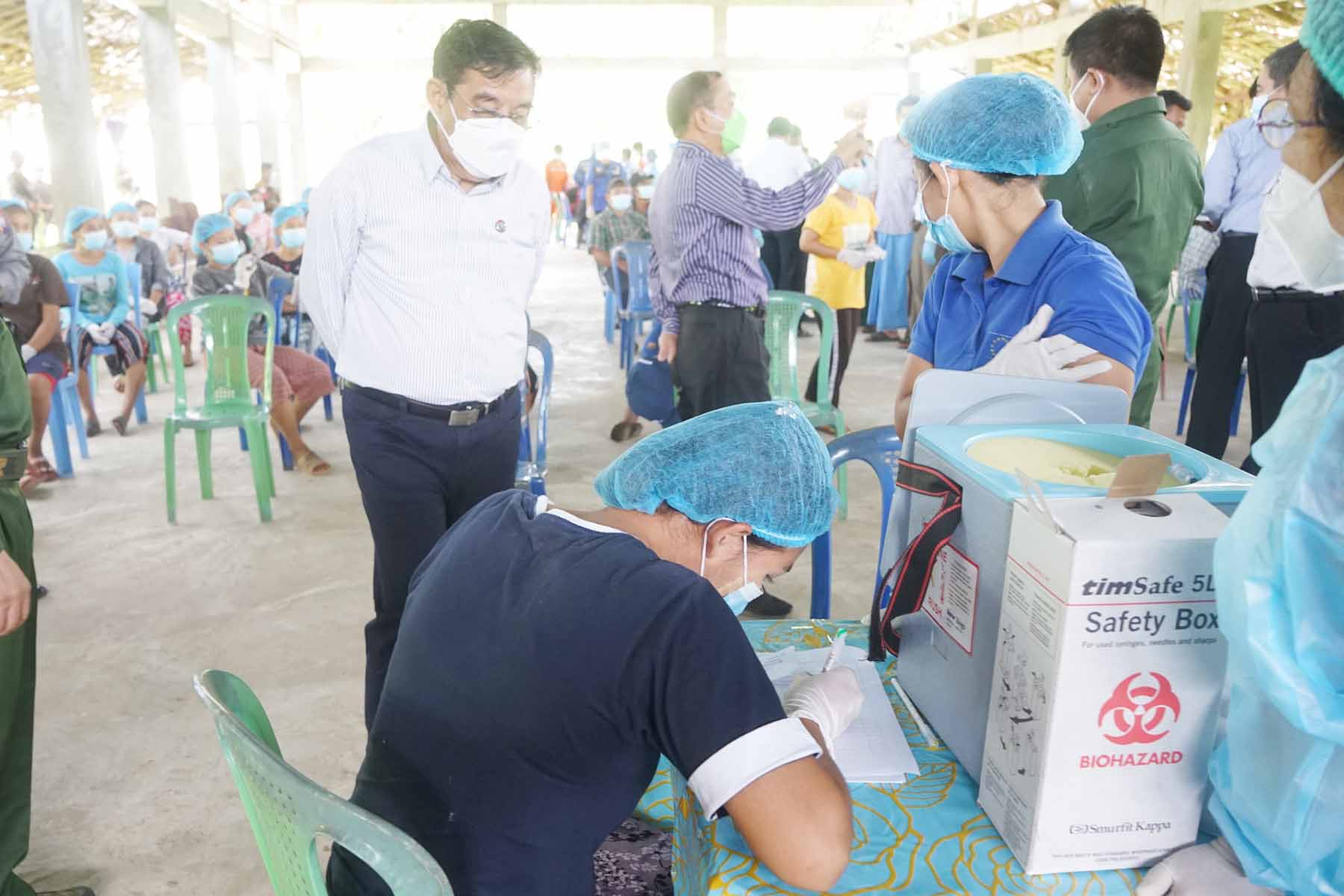 တနင်္သာရီတိုင်းဒေသကြီးအစိုးရအဖွဲ့ဝန်ကြီးချုပ်ဦးမြတ်ကို ထားဝယ်ခရိုင်(၄)မြို့နယ်အတွင်း လျှပ်စစ်ဓာတ်အားလုံလောက်စွာသုံးဆွဲနိုင်ရေးဖောင်းတောရေအားလျှပ်စစ်စက်ရုံသို့ကွင်းဆင်းကြည့်ရှု