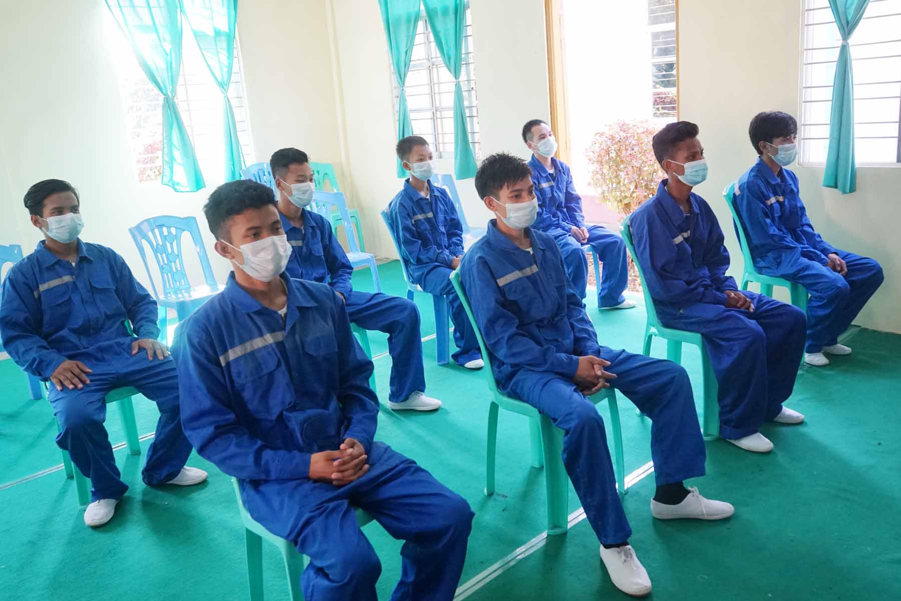 ထားဝယ်မြို့၌လျှပ်စစ် ၊ ဂဟေ၊မော်တော်ယာဉ်စက်ပြင်နှင့်လက်ကိုင်ဖုန်းပြင်သင်တန်းအမှတ်စဉ်(၁၂/၂၀၂၁)သင်တန်း ဆင်းပွဲအခမ်းအနားသို့တိုင်းဒေသကြီးအစိုးရအဖွဲ့ဝန်ကြီးချုပ်ဦးမြတ်ကိုတက်ရောက်