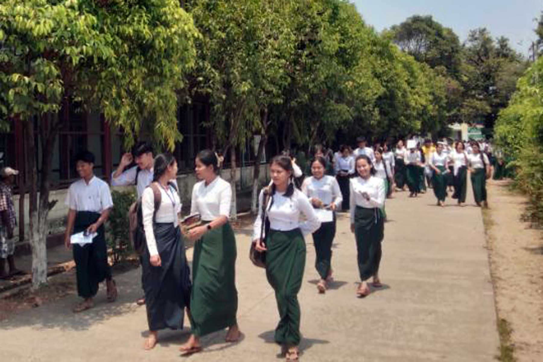 ထားဝယ်မြို့တွင် ၂၀၂၅ ခုနှစ်တက္ကသိုလ်ဝင်တန်းစာမေးပွဲကို သတ်မှတ်စာစစ်ဌာနများ၌ကျောင်းသား/သူများ (နောက်ဆုံးနေ့) ဇီဝဗေဒနှင့် ဘောဂဗေဒဘာသာရပ်အားအေးချမ်းပျော်ရွင်စွာဖြေဆိုပြီးစီး