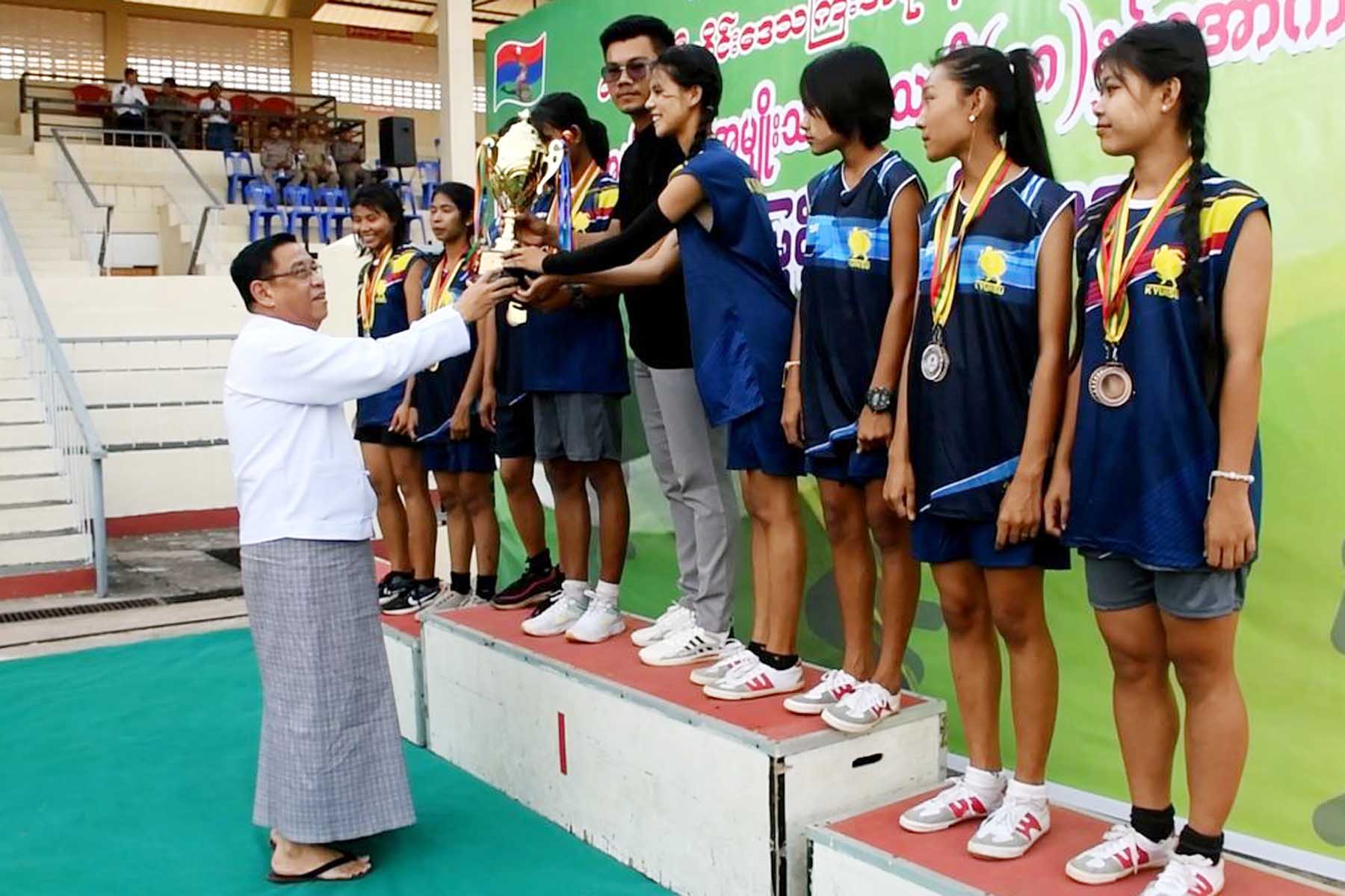 တနင်္သာရီတိုင်းဒေသကြီးအစိုးရအဖွဲ့ဝန်ကြီးချုပ်ဖလား မြို့နယ်ပေါင်းစုံ အသက်(၁၈)နှစ်အောက်ပြေးခုန်ပစ်ပြိုင်ပွဲ ဗိုလ်လုပွဲနှင့်ဆုချီးမြှင့်ပွဲ အခမ်းအနားကျင်းပ